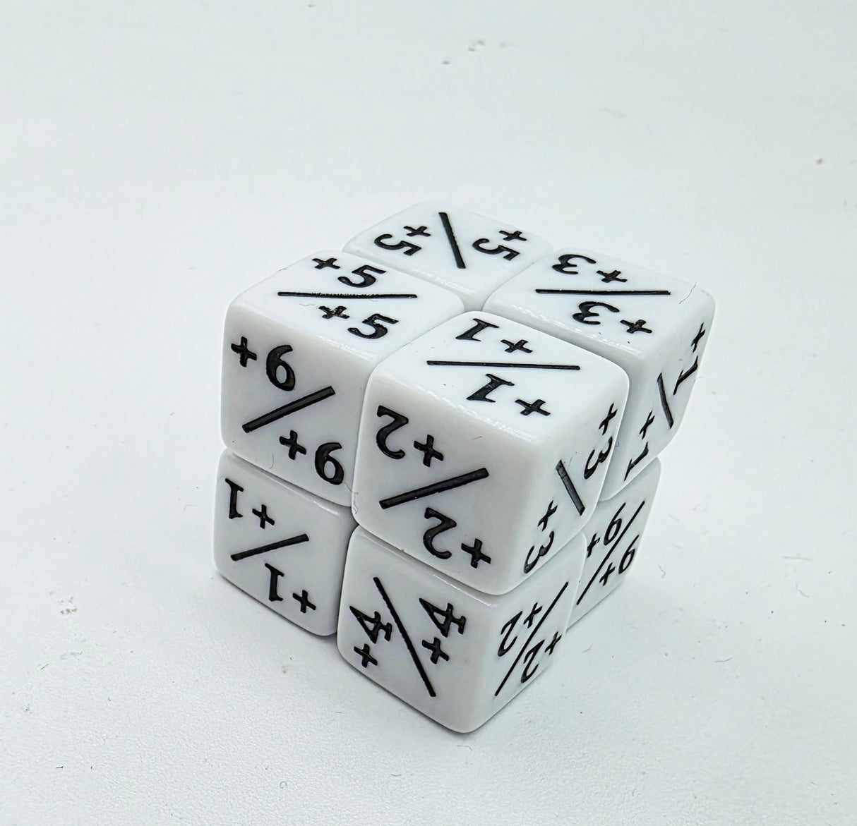 White +1/+1 Magic Counters Plastic Dice Foam Brain Games