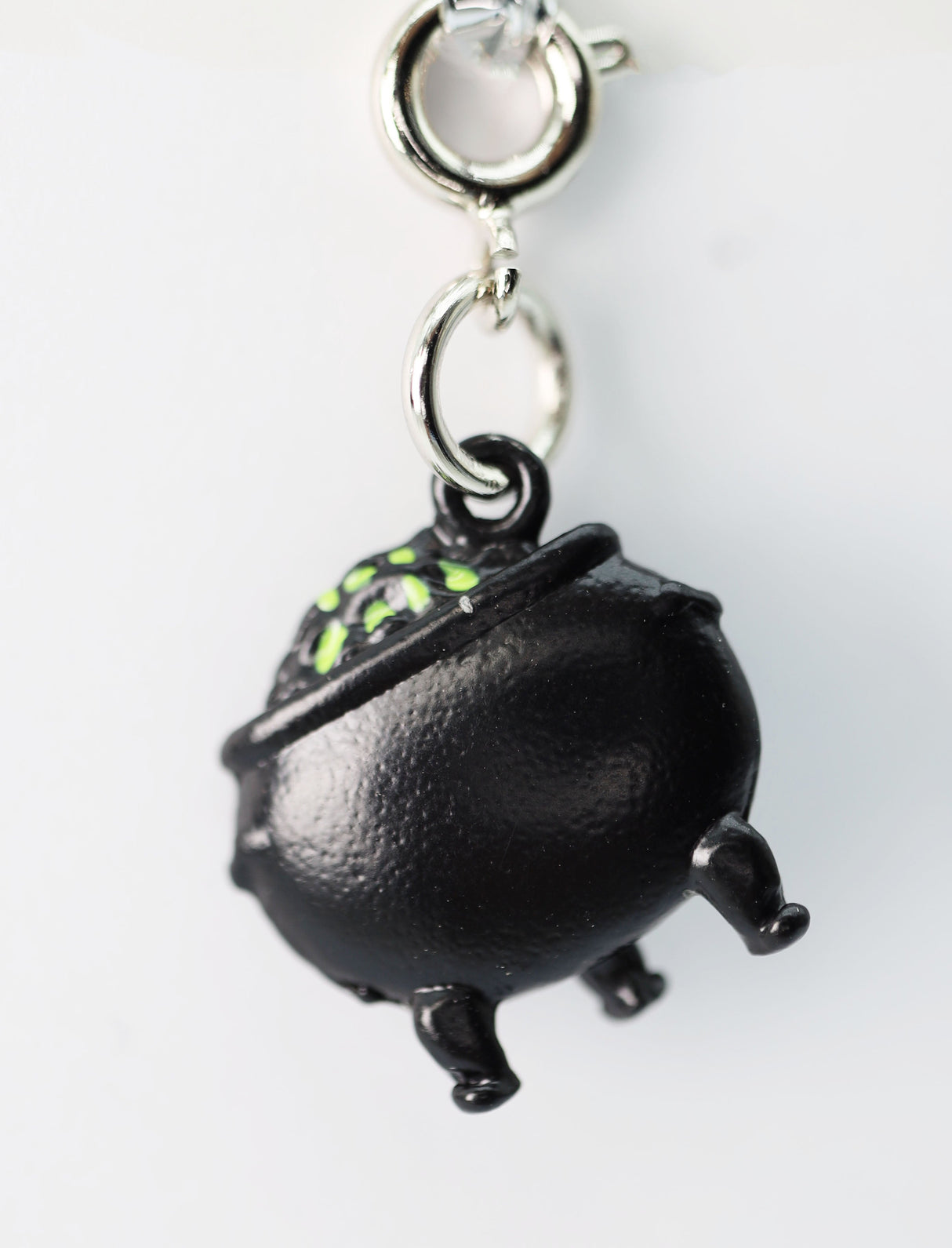 Traveler's Trinkets: Cauldron Charm Jewelry Foam Brain Games