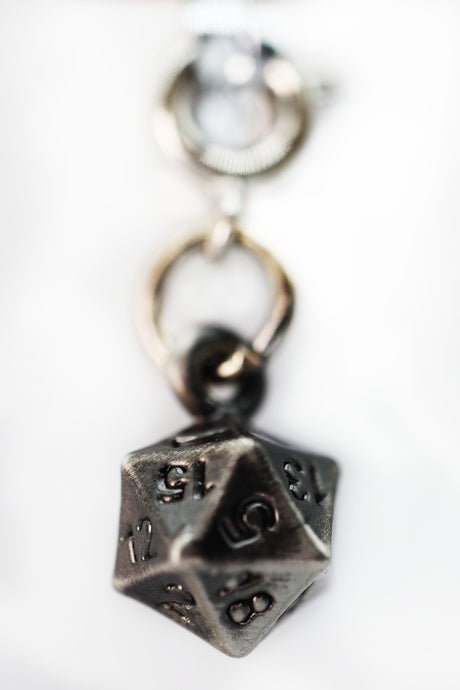 Traveler's Trinkets: D20 Charm Jewelry Foam Brain Games